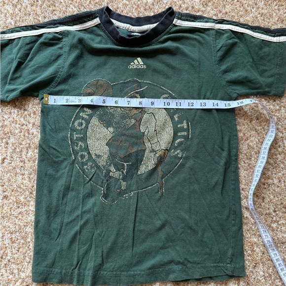 Vintage BOSTON CELTICS BOYS GIRLS Adidas GREEN TSHIRT SIZE M - Picture 4 of 5